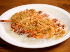 蒜蓉蒸虾怎么做好吃又简单 蒜蓉大虾的家常做法分享