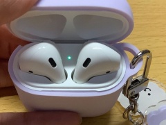 airpods2充电时灯亮吗_airpods2充电时灯一直亮着的吗