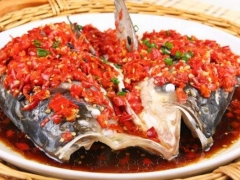 剁椒鱼头怎么做简单又好吃 湘菜剁椒鱼头和口味虾的做法详细步骤
