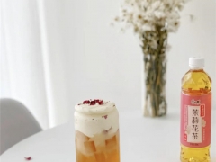 在家也能做的夏日清凉饮品 教你做出神仙颜值的茉莉花茶冻奶盖