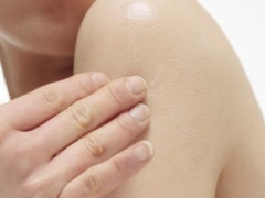 身上皮肤干燥怎么办 快速恢复肌肤水嫩光滑的食物