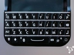 黑莓与苹果打官司 指控iPhone外接键盘